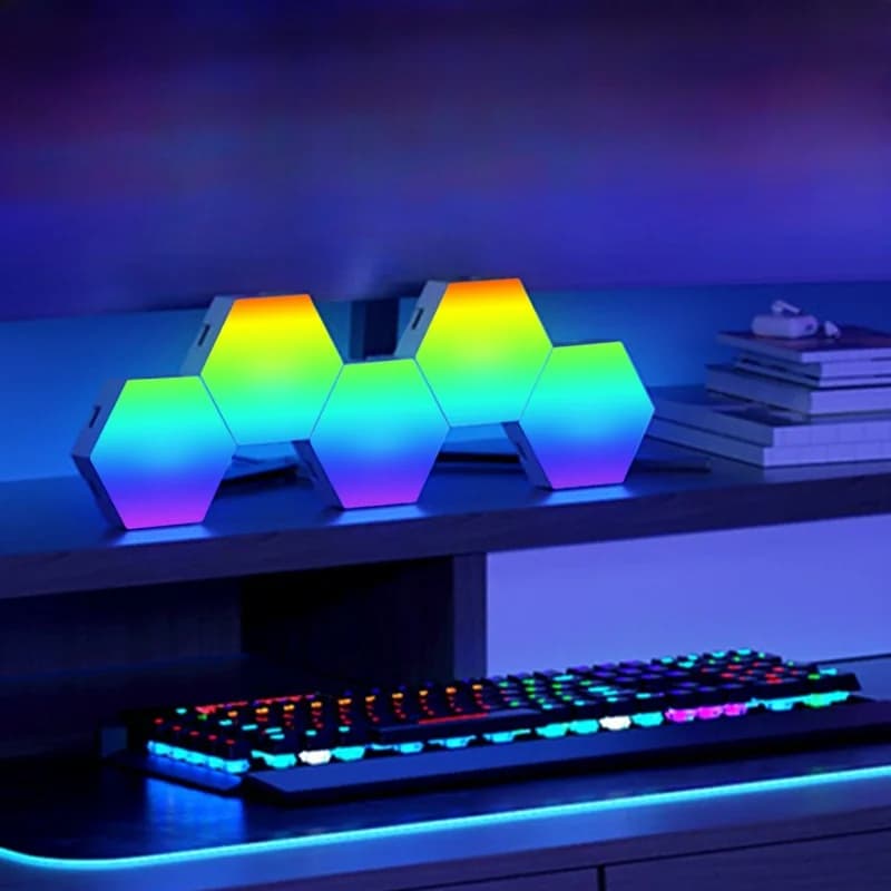 RGB šešiakampiai garsui jautrūs šviesos skydeliai su programėlės valdymu